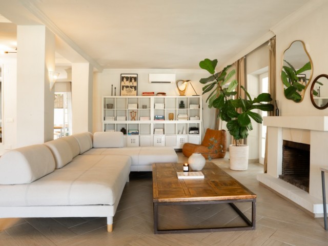 4 Sovrums Villa i Estepona