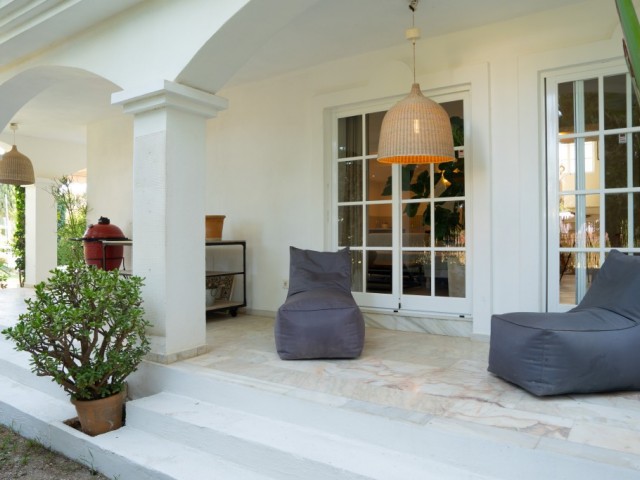 4 Sovrums Villa i Estepona