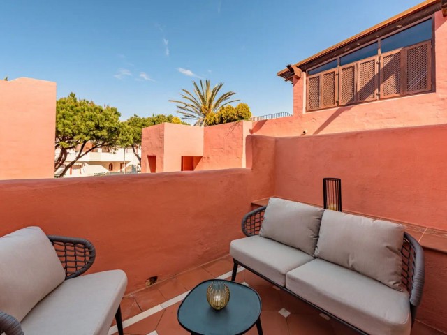 2 Bedrooms Apartment in Elviria