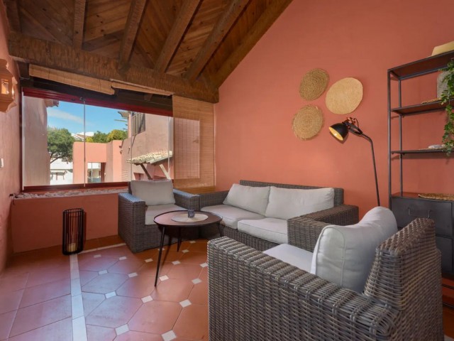 2 Bedrooms Apartment in Elviria