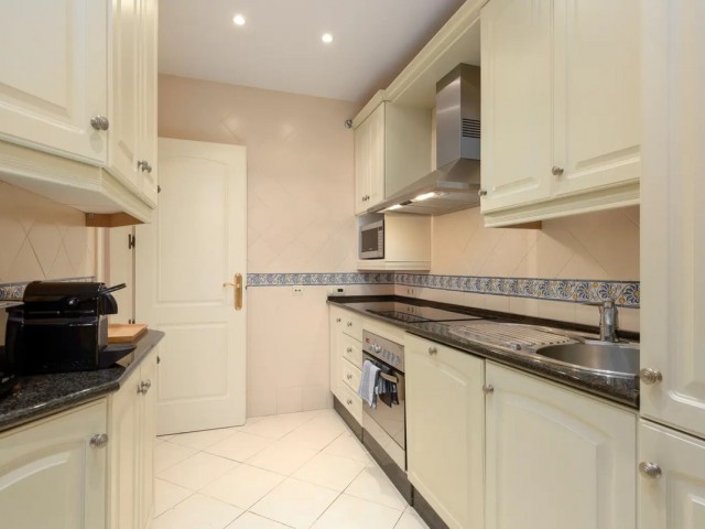 2 Bedrooms Apartment in Elviria