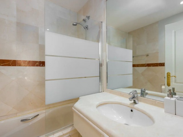 2 Bedrooms Apartment in Elviria