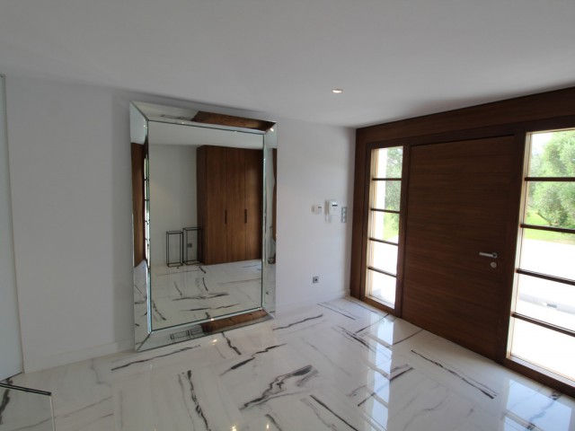 5 Sovrums Villa i Nueva Andalucía