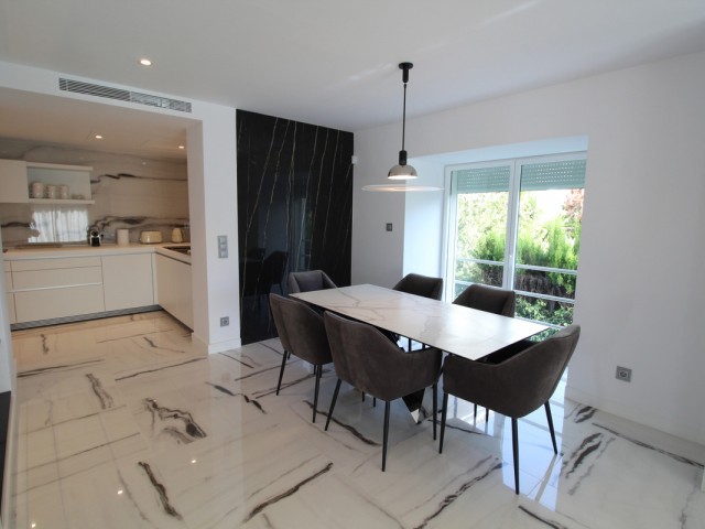 5 Slaapkamer Villa in Nueva Andalucía