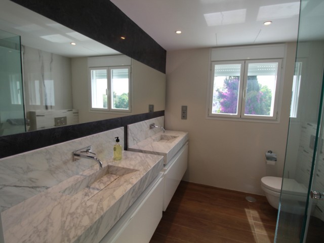 5 Slaapkamer Villa in Nueva Andalucía