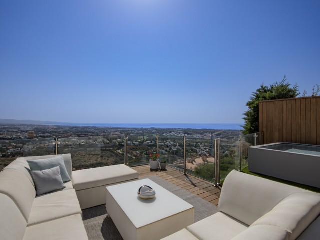 Adosado con 3 Dormitorios  en Benahavís