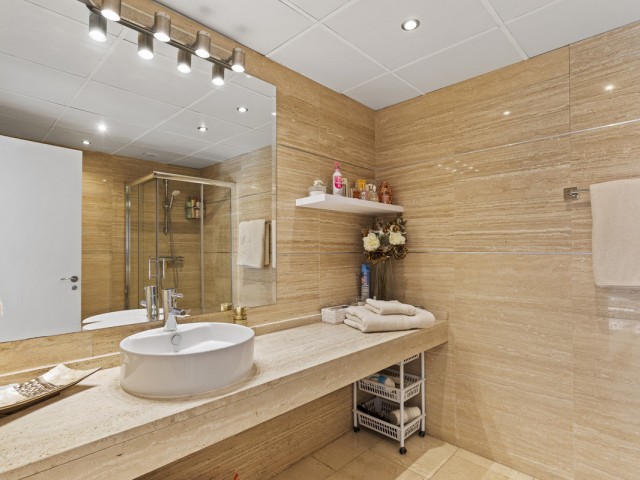 Adosado con 3 Dormitorios  en Benahavís