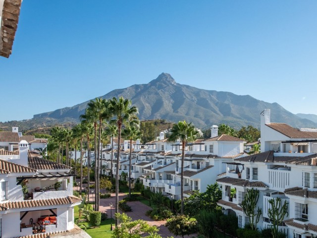 3 Bedrooms Apartment in Nueva Andalucía