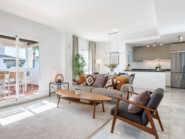 3 Bedrooms Apartment in Nueva Andalucía