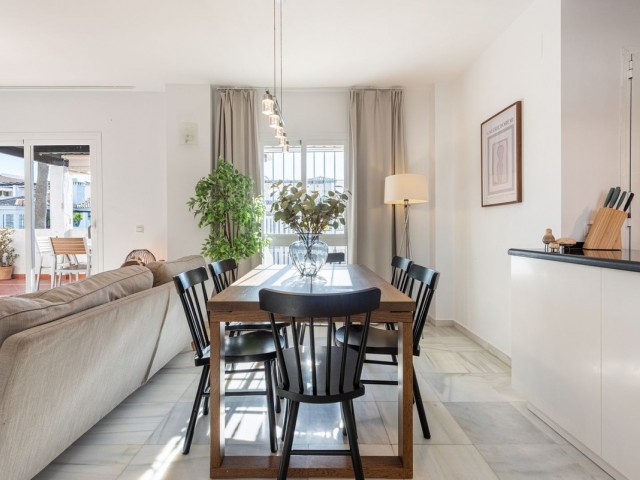 3 Bedrooms Apartment in Nueva Andalucía
