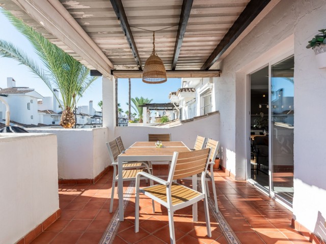 3 Bedrooms Apartment in Nueva Andalucía