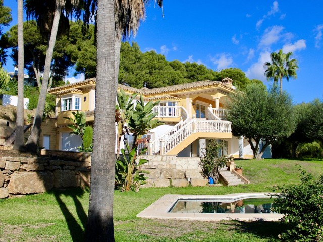 Villa con 6 Dormitorios  en Hacienda Las Chapas