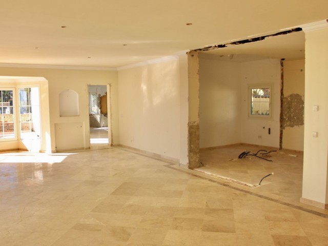 Villa con 6 Dormitorios  en Hacienda Las Chapas