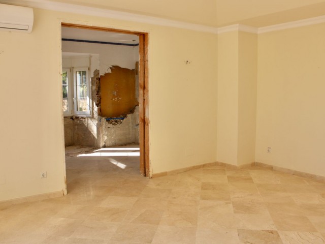 Villa con 6 Dormitorios  en Hacienda Las Chapas