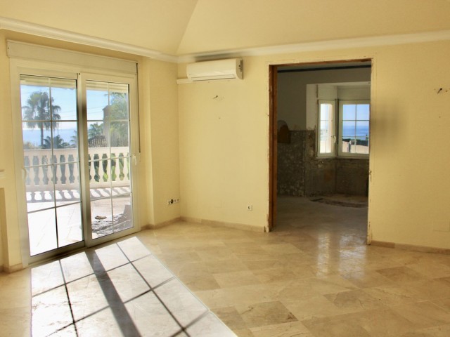 Villa con 6 Dormitorios  en Hacienda Las Chapas