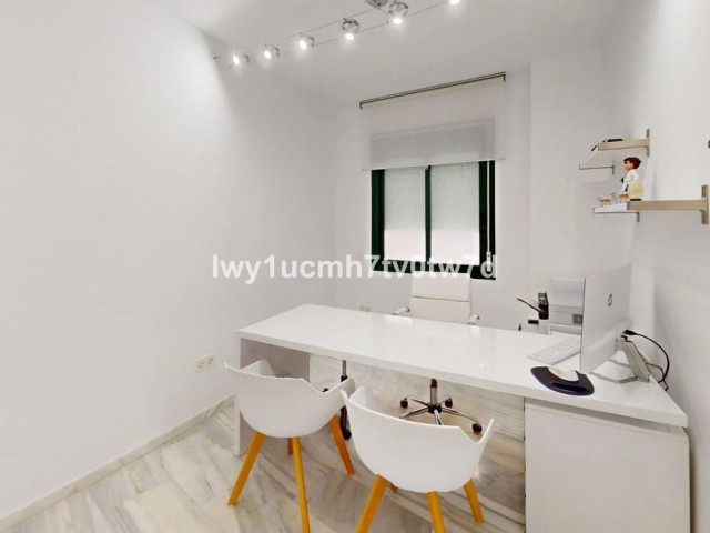 3 Bedrooms Apartment in Malagueta