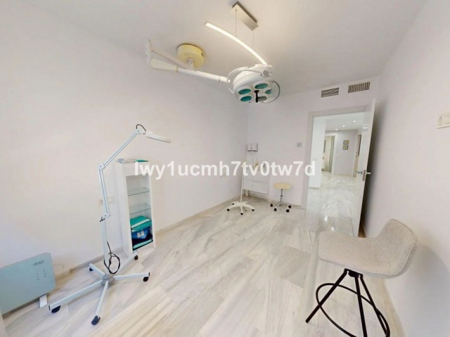 3 Bedrooms Apartment in Malagueta