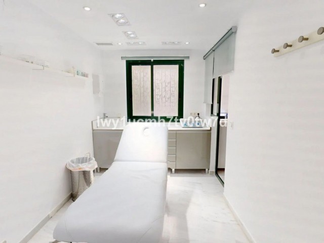3 Bedrooms Apartment in Malagueta