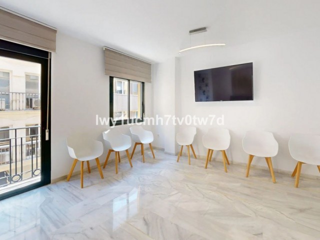 3 Bedrooms Apartment in Malagueta
