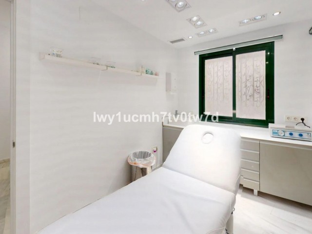 3 Bedrooms Apartment in Malagueta