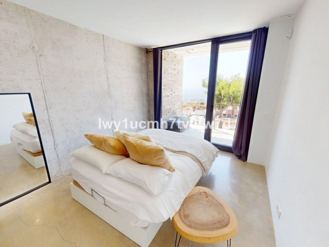 4 Bedrooms Villa in Benalmadena