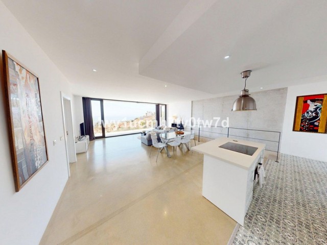 4 Bedrooms Villa in Benalmadena