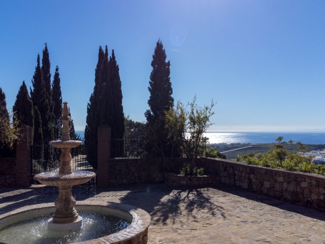 6 Sovrums Villa i Estepona