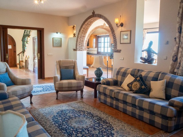 6 Sovrums Villa i Estepona