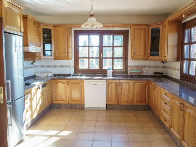 6 Sovrums Villa i Estepona