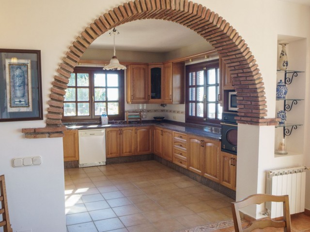 6 Sovrums Villa i Estepona
