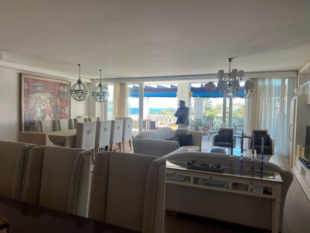 5 Bedrooms Apartment in Puerto Banús
