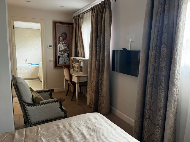 5 Bedrooms Apartment in Puerto Banús