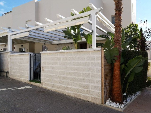 4 Slaapkamer Rijtjeshuis in Estepona