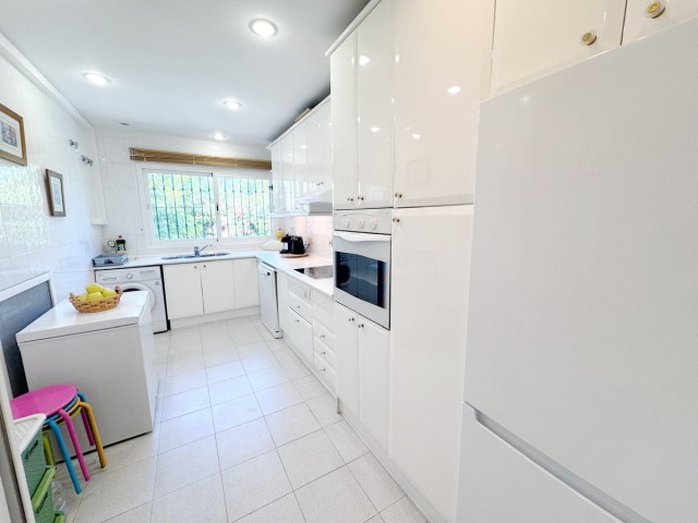 2 Bedrooms Apartment in Estepona