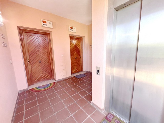 2 Bedrooms Apartment in Estepona