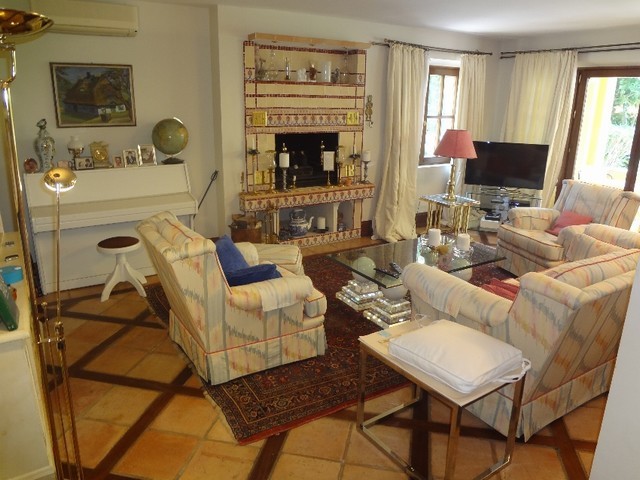 5 Bedrooms Villa in Elviria