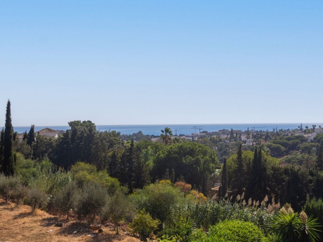 5 Bedrooms Villa in Elviria