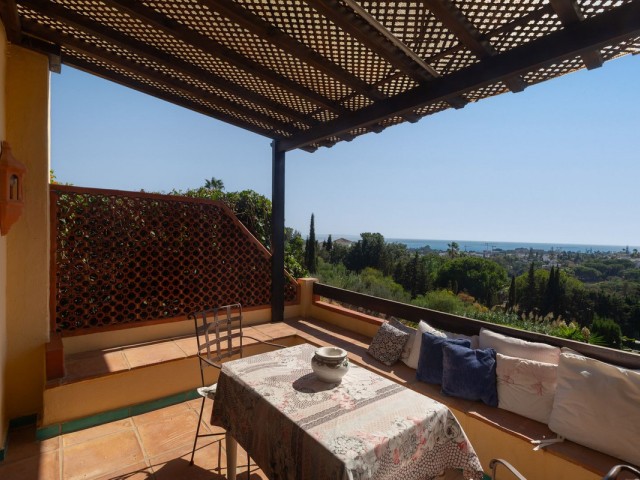 5 Bedrooms Villa in Elviria