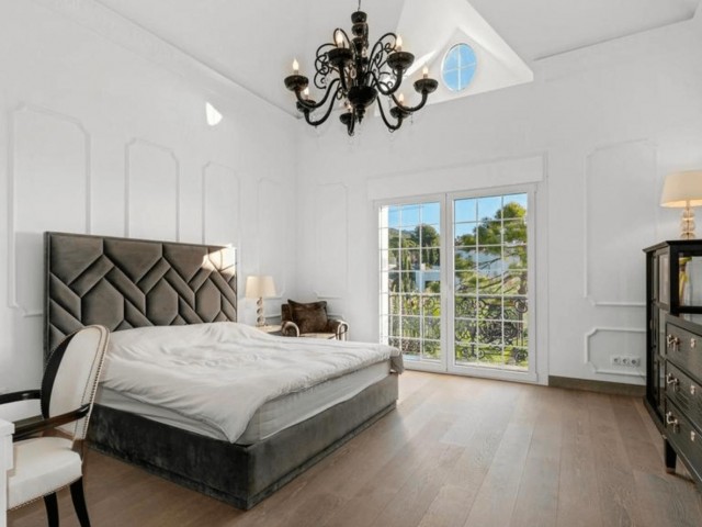 8 Bedrooms Villa in The Golden Mile