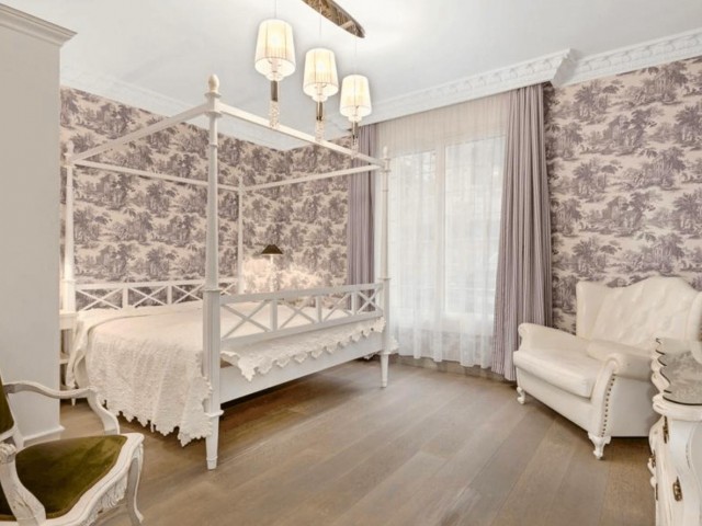 8 Bedrooms Villa in The Golden Mile