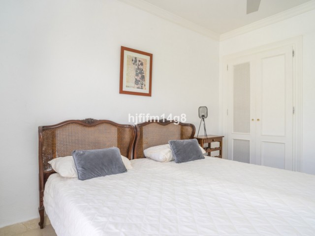 2 Bedrooms Apartment in Benahavís