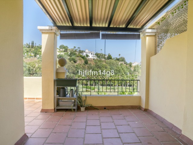 2 Bedrooms Apartment in Benahavís