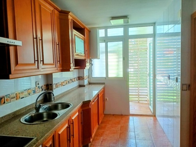 4 Bedrooms Apartment in La Carihuela