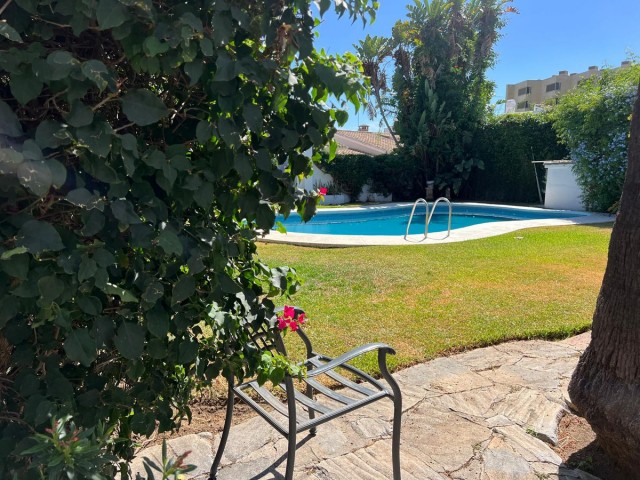 4 Sovrums Villa i Estepona