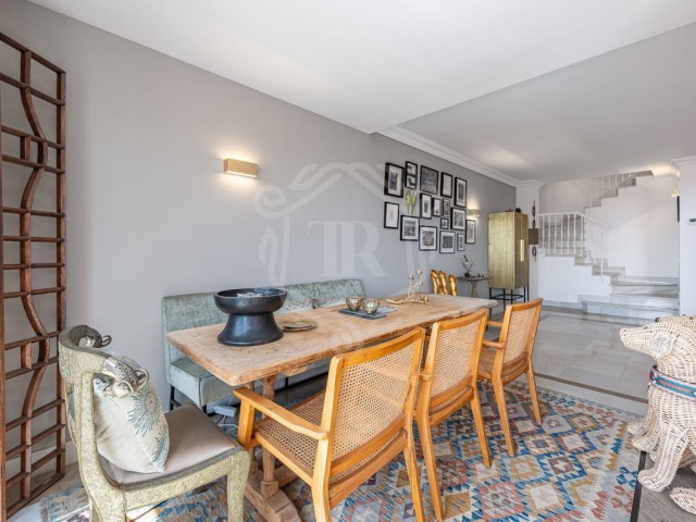 Apartamento con 4 Dormitorios  en Monte Halcones