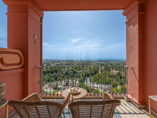 Apartamento con 4 Dormitorios  en Monte Halcones