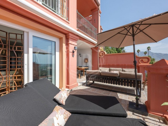 Apartamento con 4 Dormitorios  en Monte Halcones