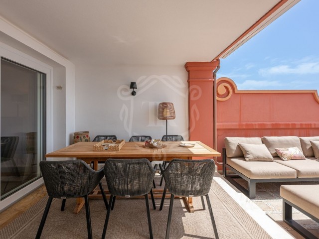Apartamento con 4 Dormitorios  en Monte Halcones