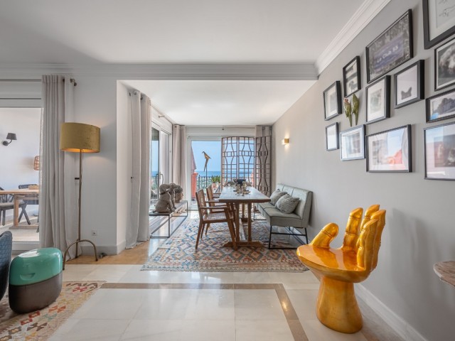 Appartement avec 4 Chambres  à Monte Halcones