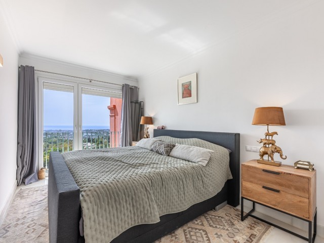 4 Bedrooms Apartment in Monte Halcones